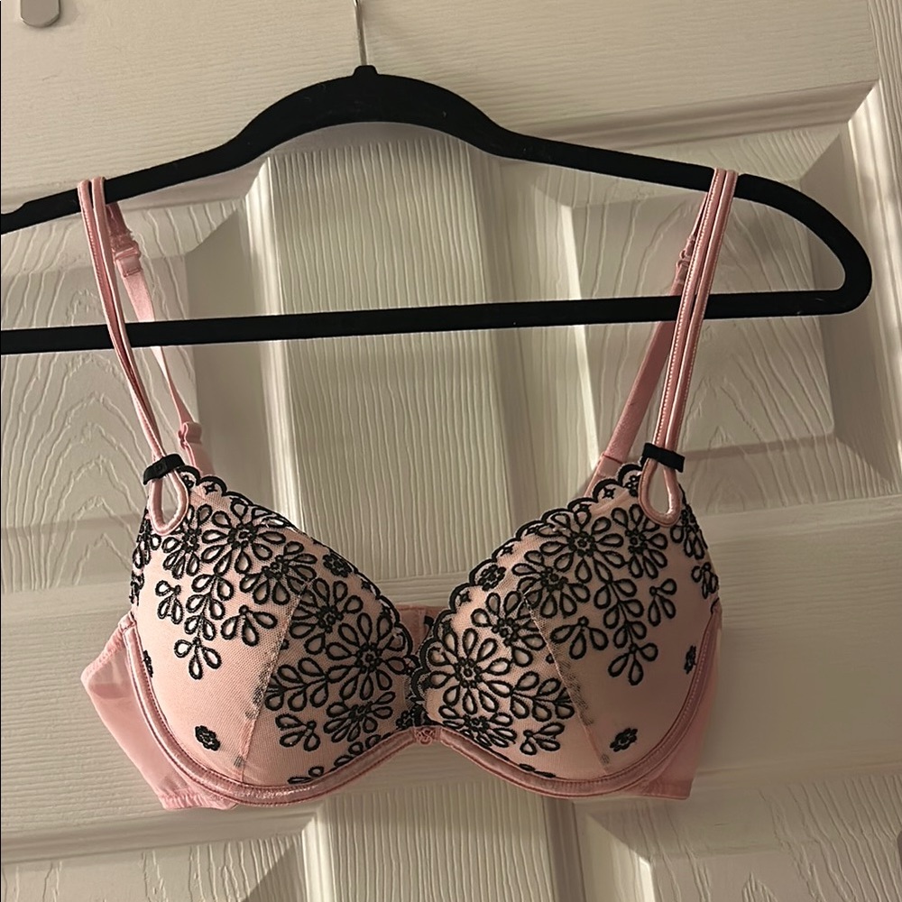Victoria’s Secret Pink Lace Bra